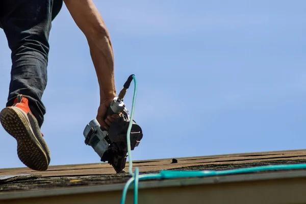 The Benefits of Hiring a Local Hudson Roofing Contractor